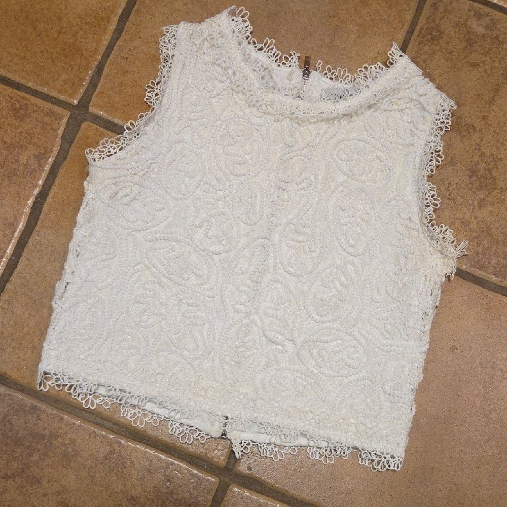Chicwish Lace Crop Top Size Medium